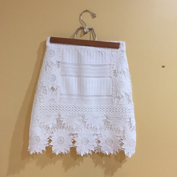NWOT Topshop lace skirt - Picture 2 of 8